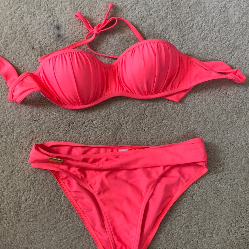 Bikini Conbo.